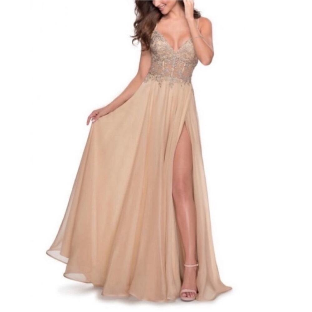 La Femme Prom Gown Size 20 Nwot
$450